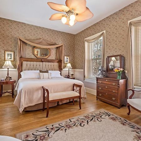Lovelace Manor Bed And Breakfastランカスター エクステリア 写真