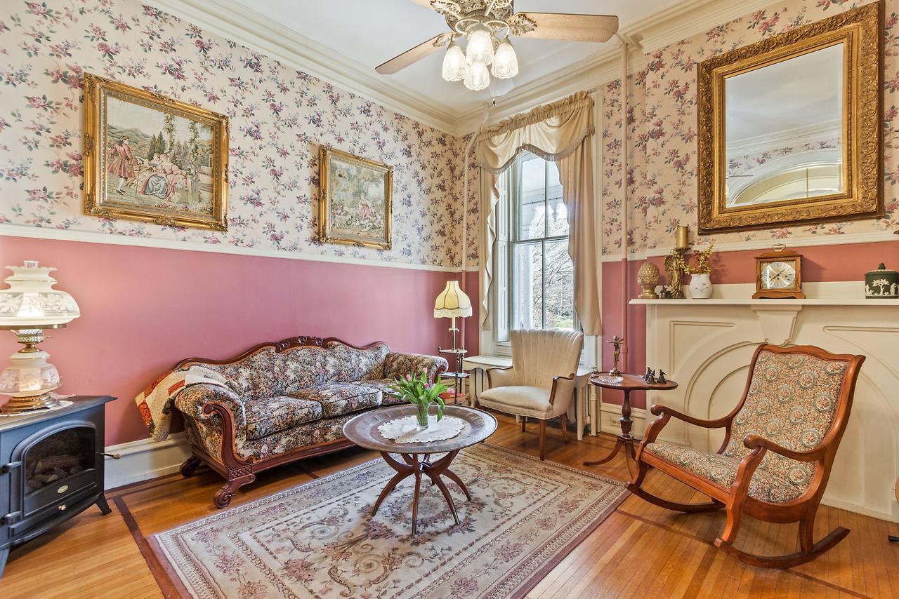 Lovelace Manor Bed And Breakfastランカスター エクステリア 写真
