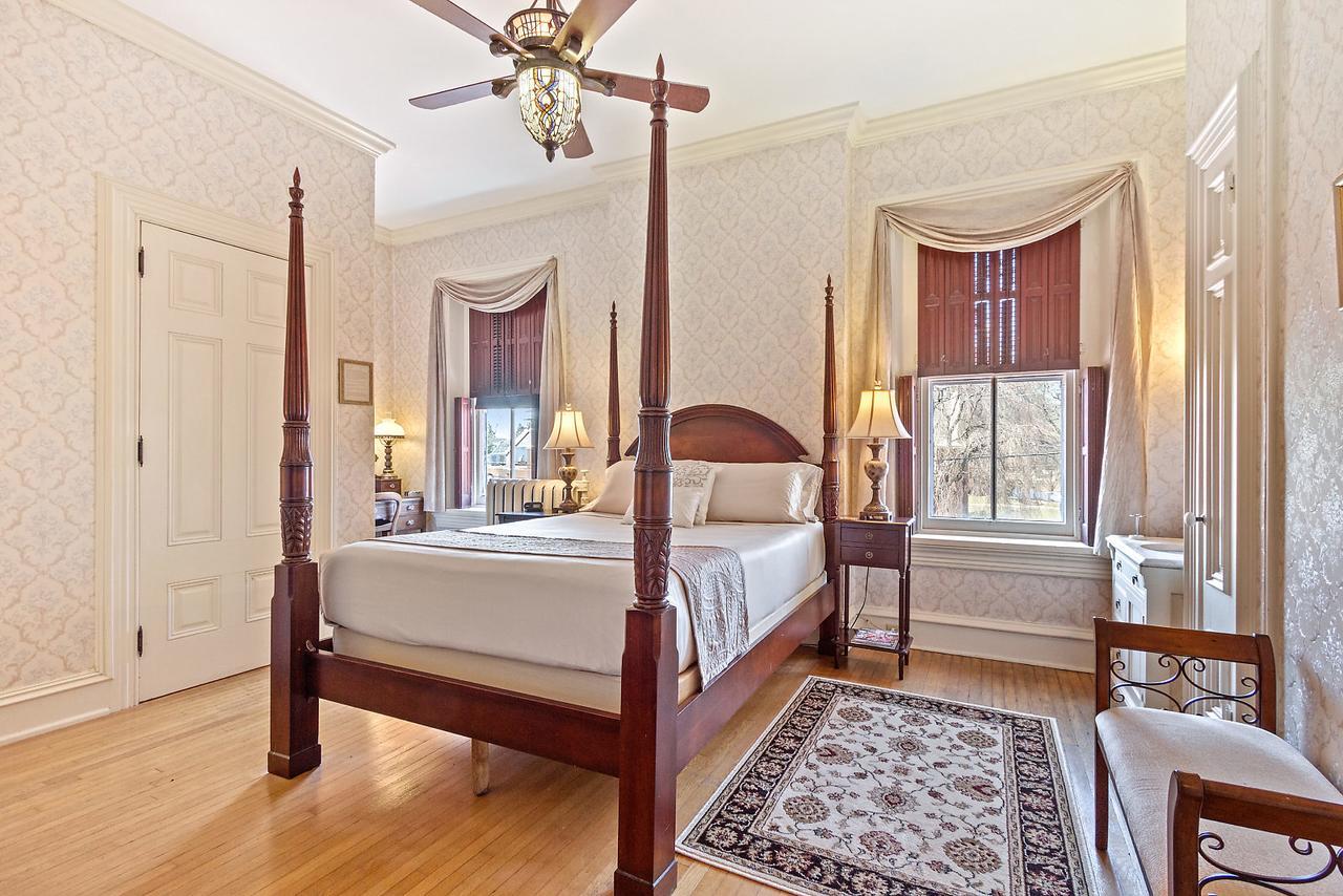 Lovelace Manor Bed And Breakfastランカスター エクステリア 写真