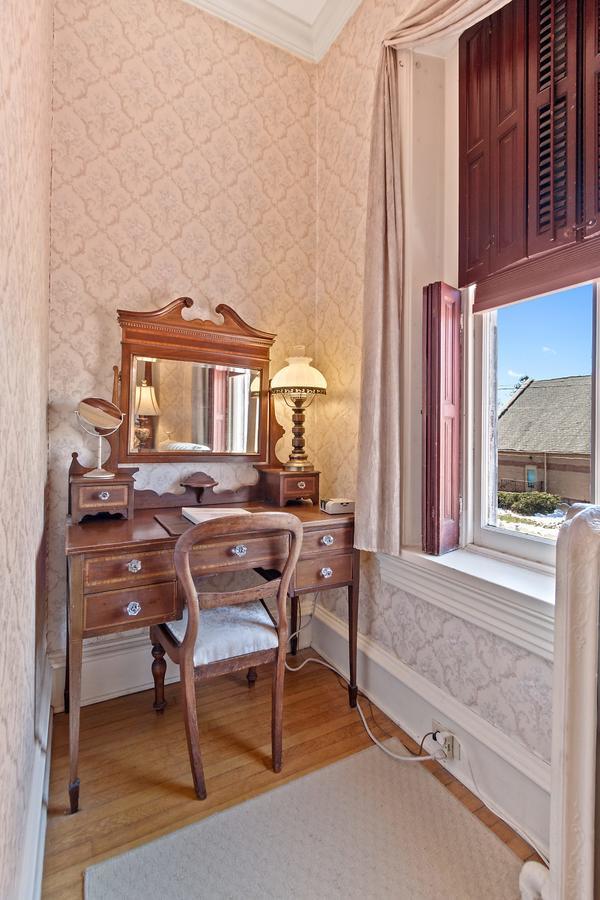 Lovelace Manor Bed And Breakfastランカスター エクステリア 写真